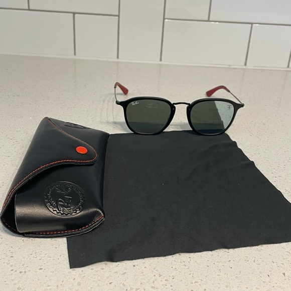 Farrari Ray-Bans
RB2448NM Scuderia Farrari Collection. - Picture 2 of 5